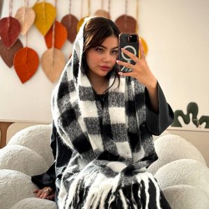 بیگ اسکارف پینترستی مشکی سفید