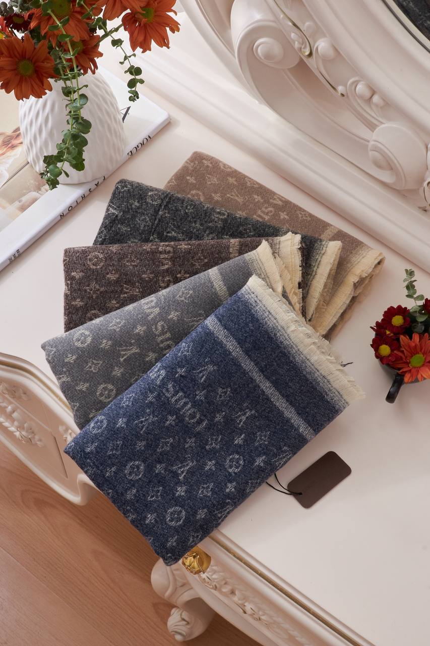 روسری موهر طرح مارک دور ریش