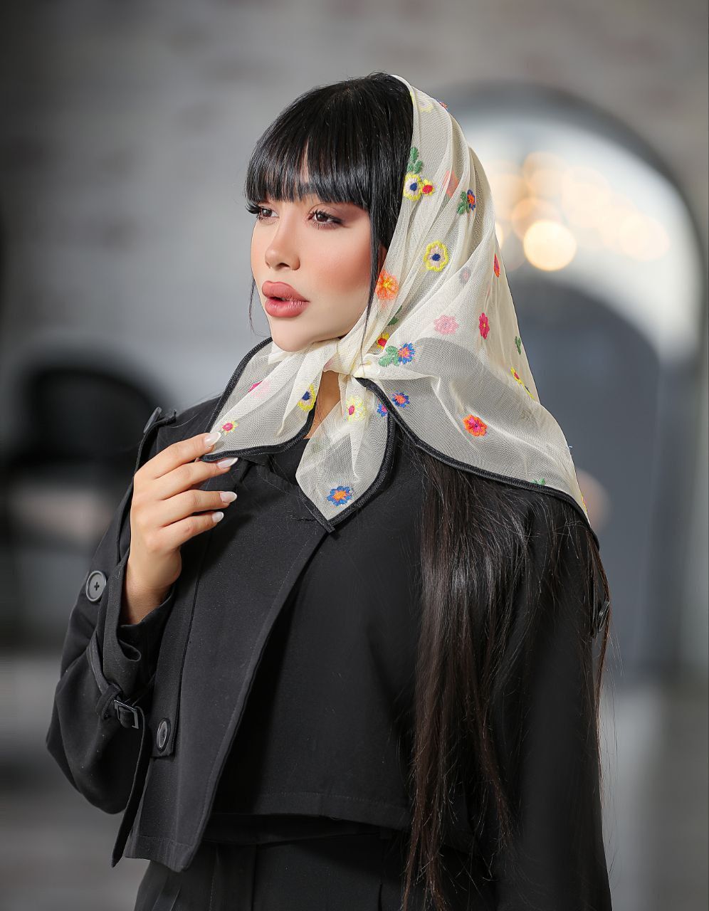 روسری حریر نازک گل‌دار دوردوزی‌شده